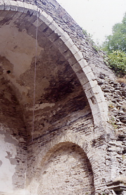 AE Ruines 2000 2