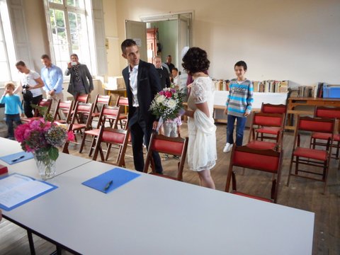 Cathy et Julien à la Mairie