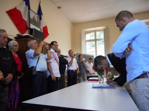 Cathy et Julien signent