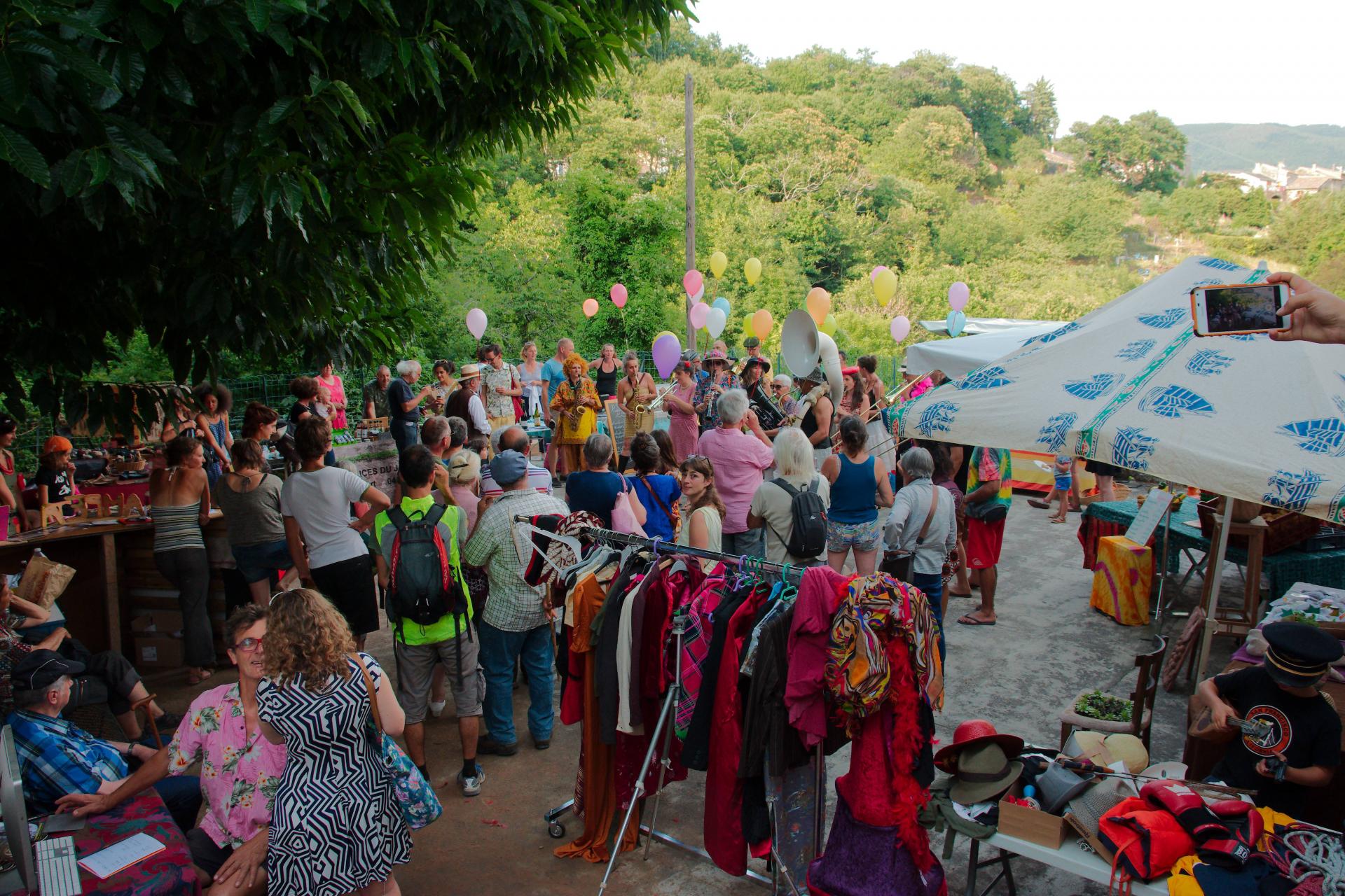 Marché Fanfare et Photos