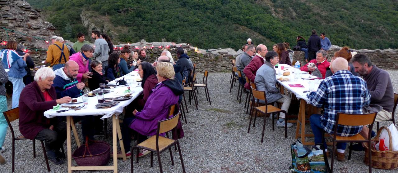 Repas à la tour 15